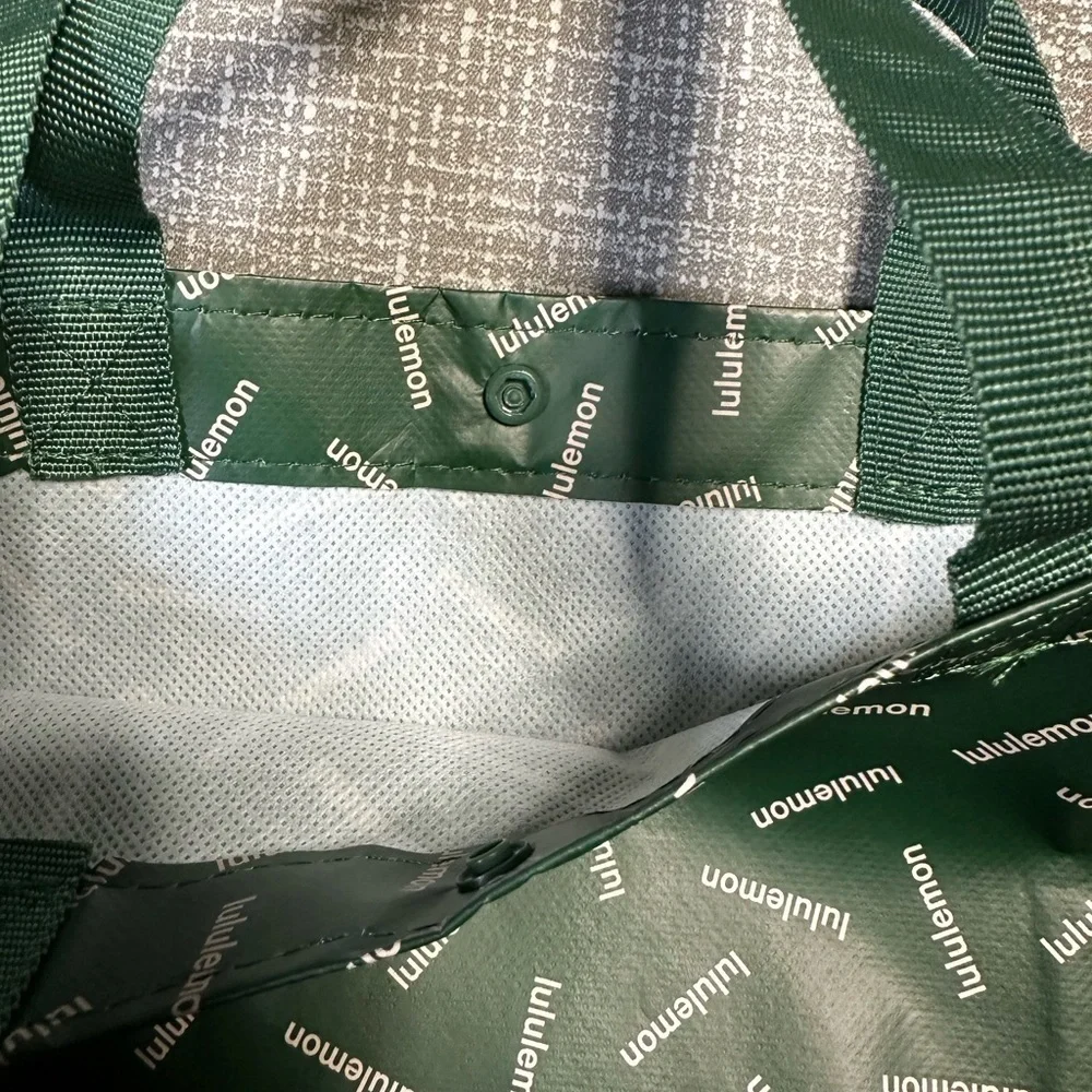 Lululemon Large recyclable reusable tote shopping bag green/white